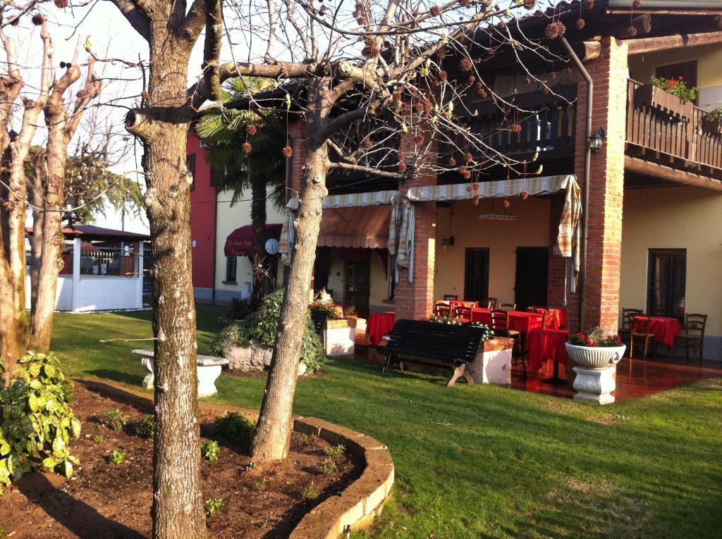 Hotel Manuela Le Quattro Coppe Desenzano del Garda Exterior foto